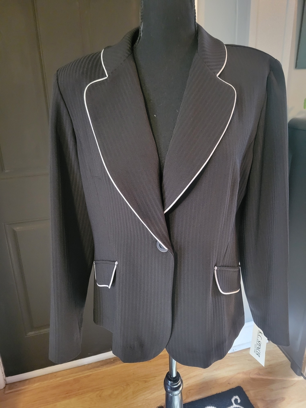 Tailored Black Blazer with White Piping - Unbranded - Picture 2 of 4